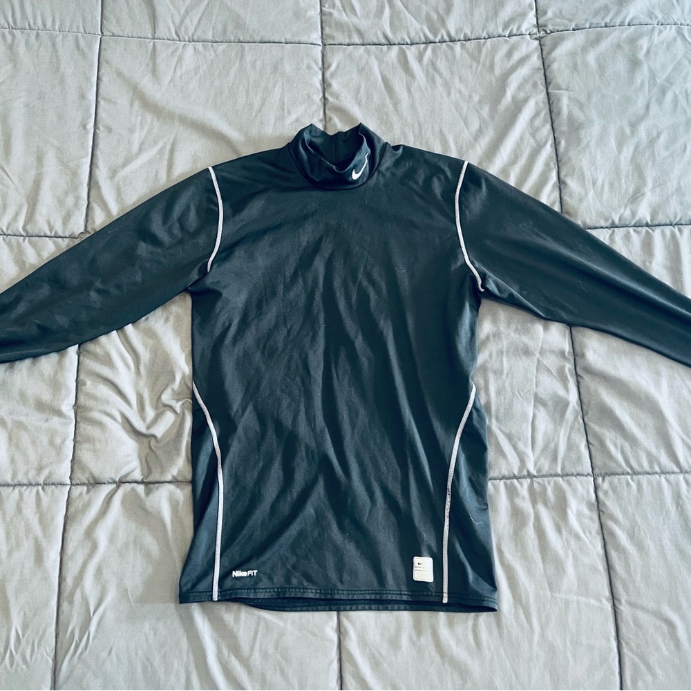 Men’s Nike Pro fitted athletic shirt great condition!